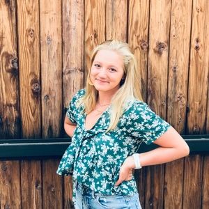 Meet your Posher, Anna